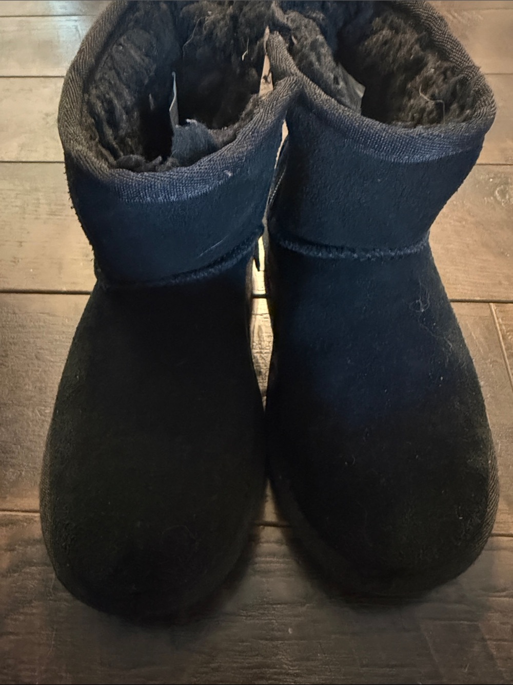 Koolaburra Kids Black Cozy Short Fleece Boots